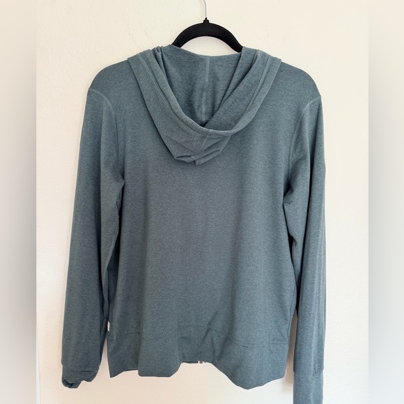 Vuori Women’s Halo Performance Hoodie 2.0 in Lake Heather-Size Small - Picture 2 of 5